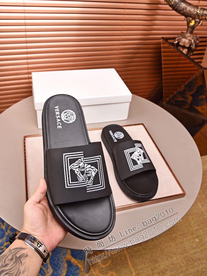 VERSACE男鞋 範思哲新款沙灘拖鞋 牛皮配品牌logo刺繡人頭拼接拖鞋  jpx2202